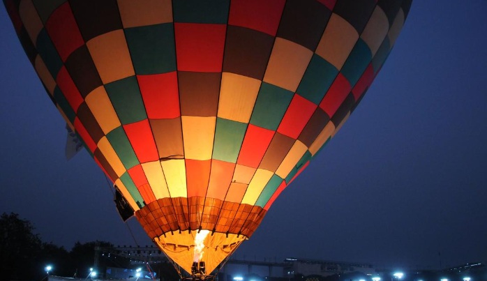 A tragedy struck Brazil after a tourist hot air balloon caught fire mid-flight and crashed, leaving eight people dead and several injured.