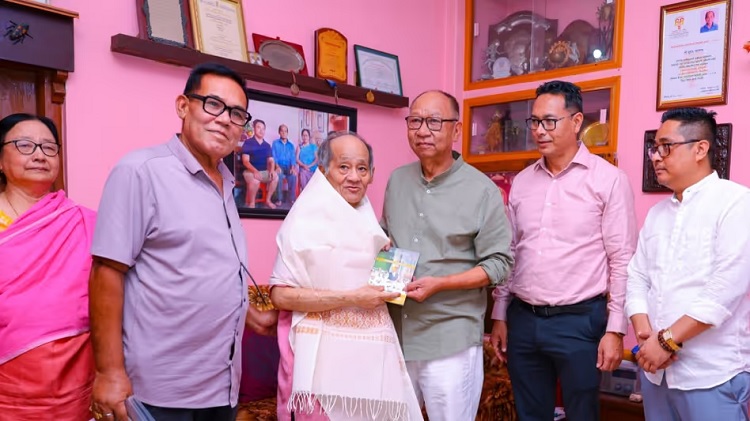 Manipur Chief Minister interacts with enlightened citizens on the completion of 12 years of the Modi government.