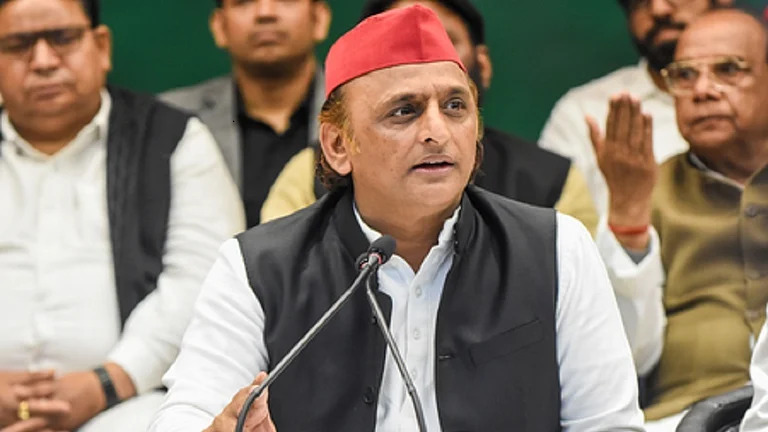 Akhilesh Yadav launches a scathing attack on the BJP: "It started with religious offerings, moved to political donations, and has now reached land deals... just wait and see what happens next."