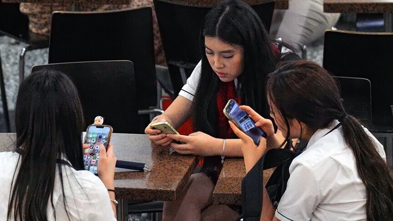 G7 leaders call for safer digital environment for children