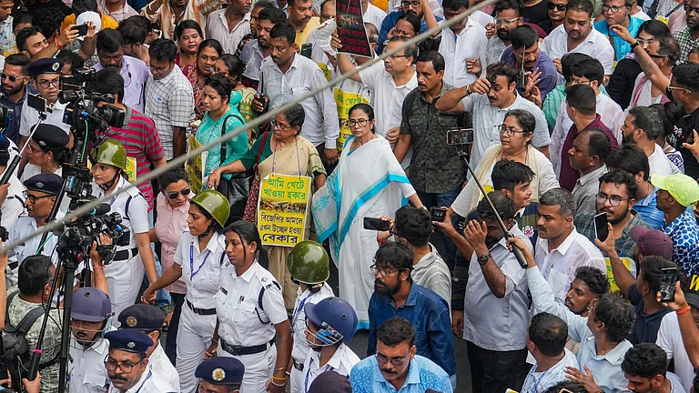 TMC alleges long-serving security personnel of Mamata Banerjee removed