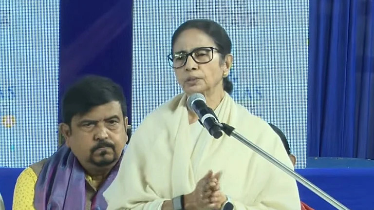 Bengal: Three TMC bank accounts holding ₹440 crore frozen; rebel MLAs had lodged a complaint.