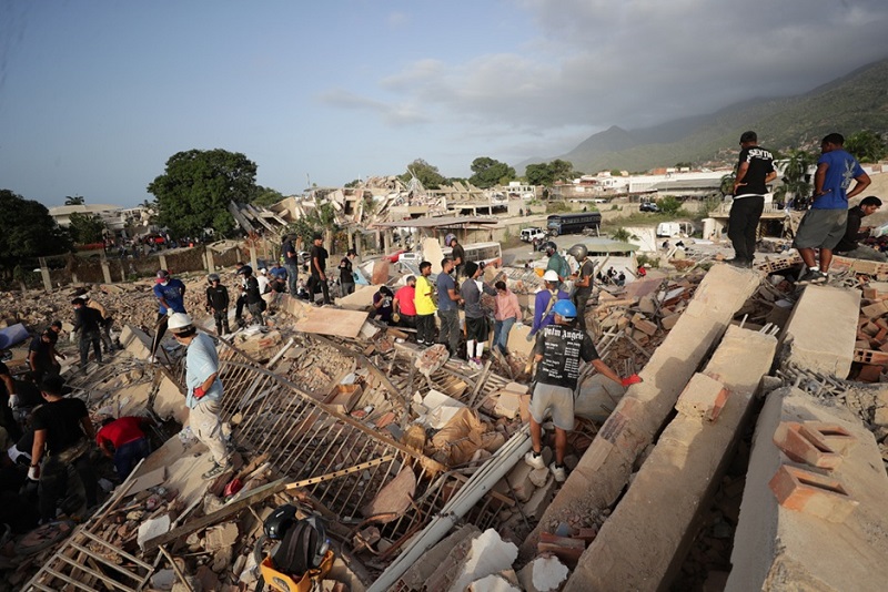 Venezuela earthquake, death toll rises to 1,430, millions in crisis