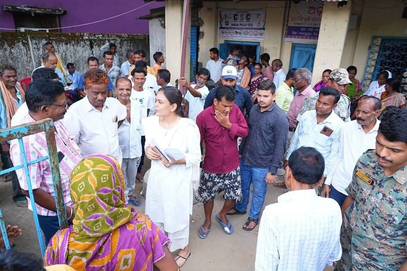 Allegations of irregularities in fertilizer distribution; Deepali Das cornered the government over farmers' problems.