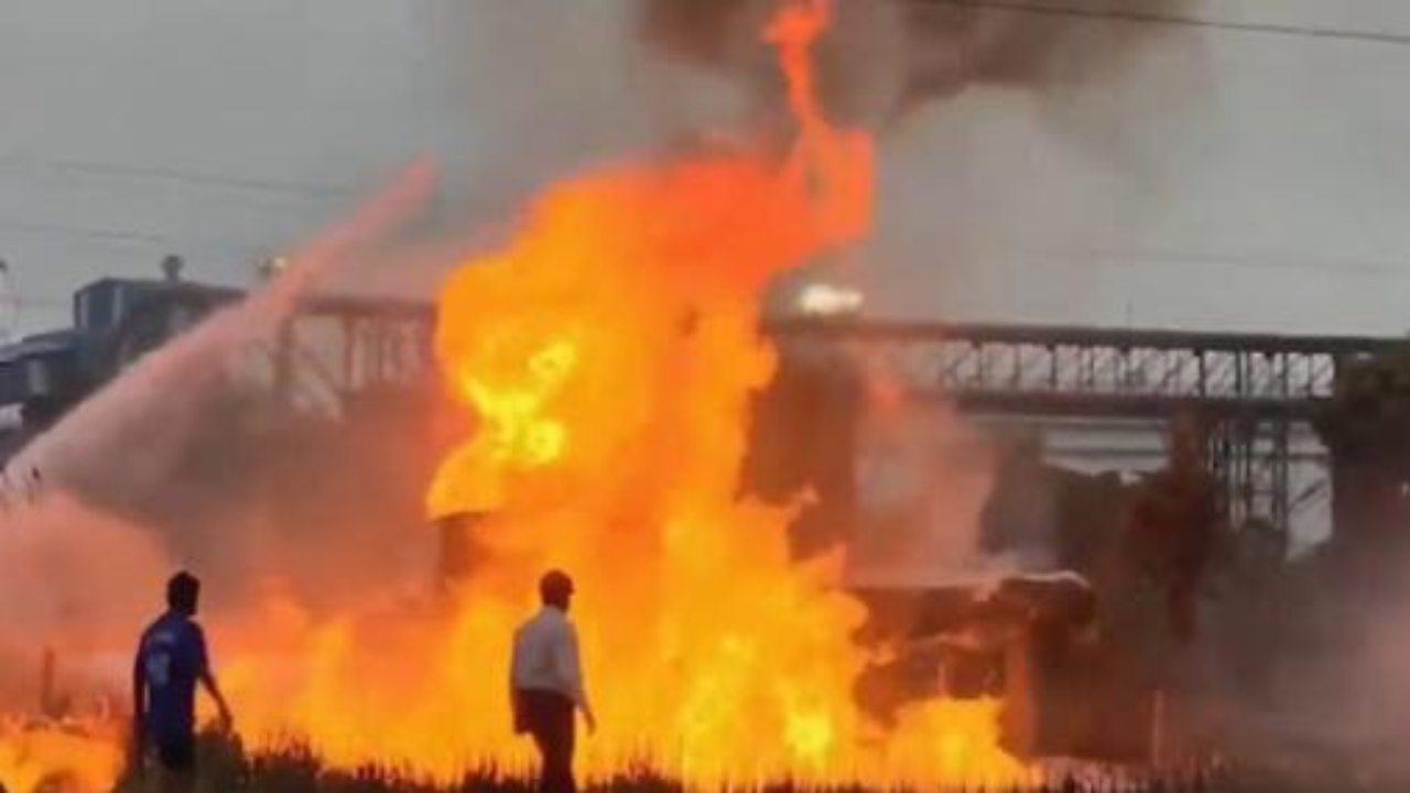 Fire breaks out in naphtha pipeline at Haldia refinery, several workers injured