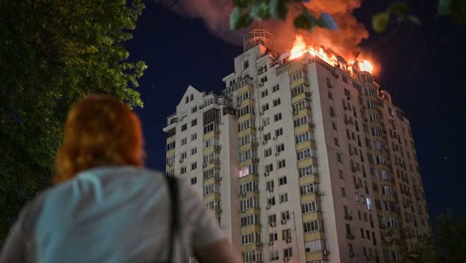 Ukraine shaken by explosions, several places in Kyiv catch fire, two people killed