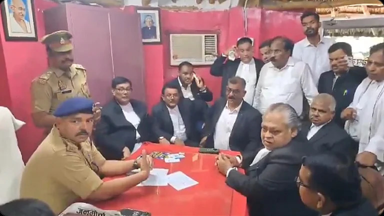 Ayodhya lawyers lodge FIR against Champat Rai and Anil Mishra, hold protest march