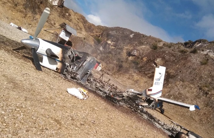 American pilot 'killed', aircraft set on fire in Papua; rebels says the attack is a 'message' to the United States and Indonesia.