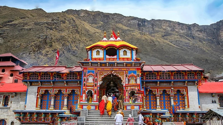 After Ram Temple, 'Bhairav Sena' alleges donation theft at Badrinath Dham!