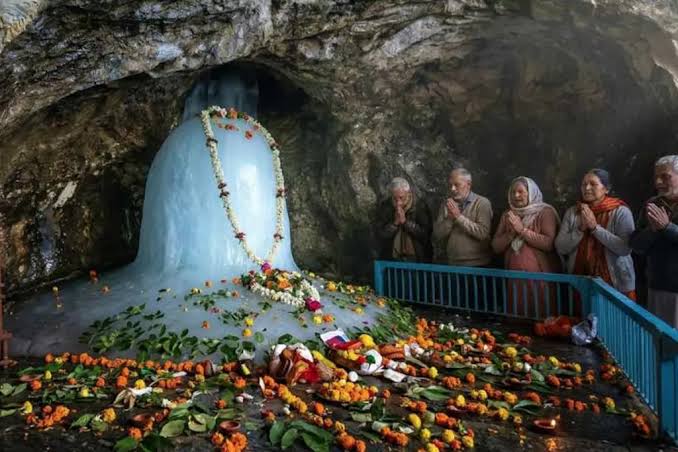 Record crowd of Amarnath pilgrims this year, unregistered devotees should wait for their turn: Lt Governor