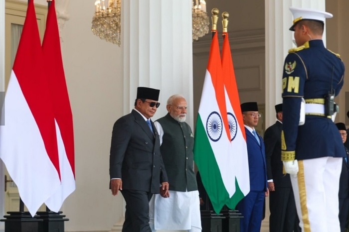 PM Modi Receives Ceremonial Welcome at Istana Merdeka, Begins High-Level Engagements in Indonesia