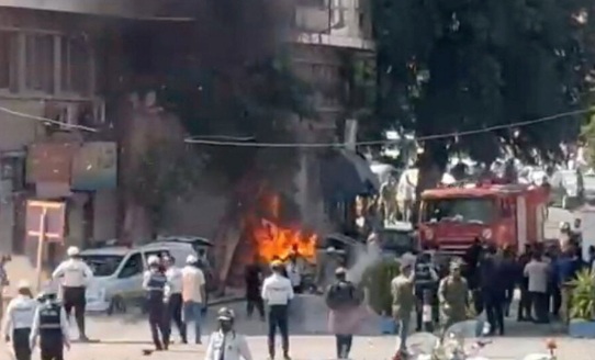 Several Explosive Devices Go Off in Damascus Near Hotel Macron Staying In – Reports