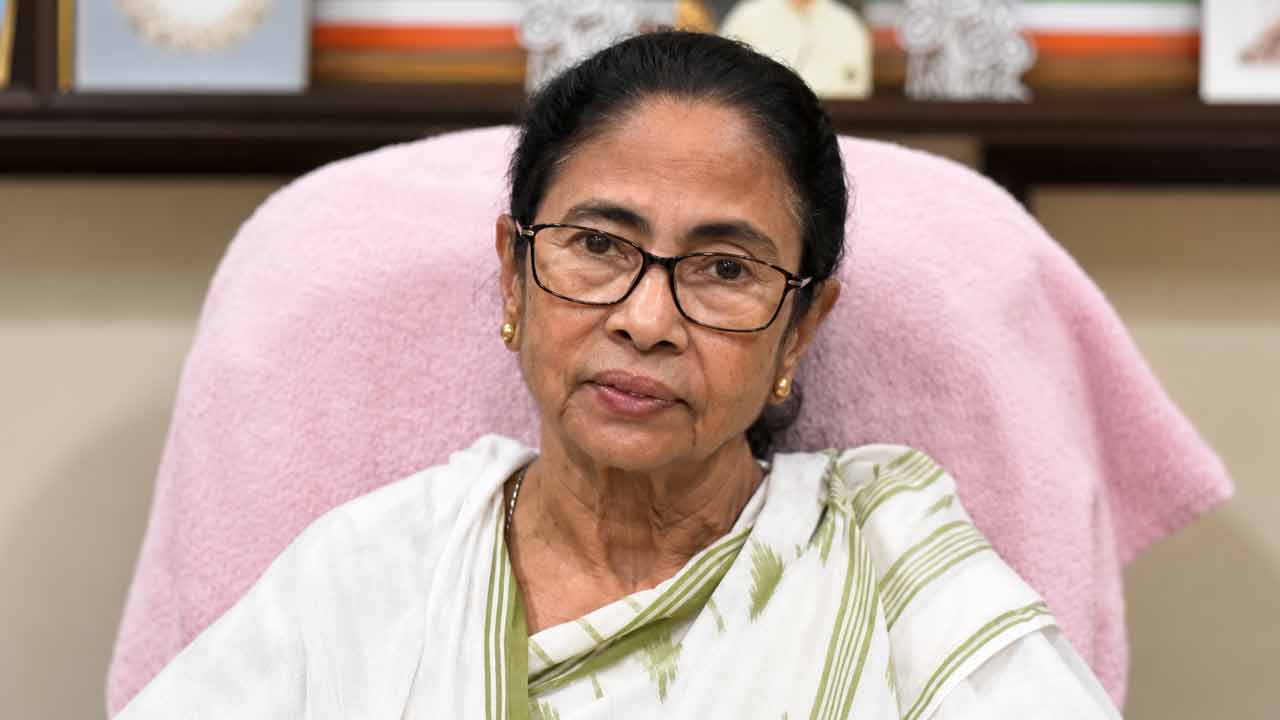 Mamata softens her stance towards party rebels, urges them to return.
