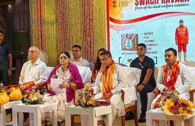 পরিচ্ছন্নতাকর্মীদের জন্য 'স্বচ্ছ কবচ' প্রকল্পের সূচনা, ৭ কোটি গাছ লাগানোর লক্ষ্য মুখ্যমন্ত্রী শুভেন্দু অধিকারীর