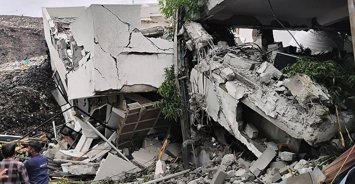 Garbage heap collapsed in Pimpri-Chindwad depot, 3 feared dead, 15 to 16 buried