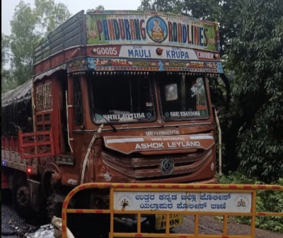 Six Killed in Tragic Road Accident at Arabail Ghat in Karnataka's Yellapur