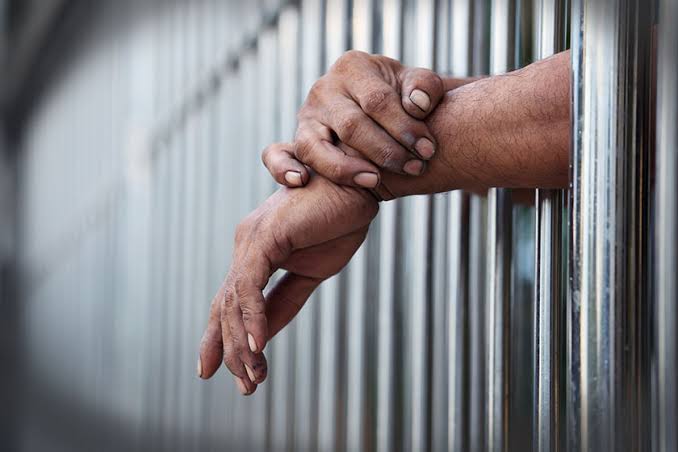 Retired employee of district labor office sentenced to one year imprisonment in bribery case