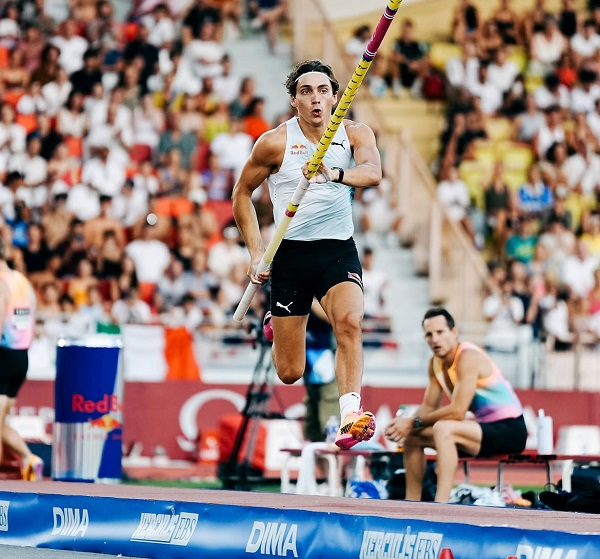 Duplantis wins Budapest pole vault, misses world record bid
