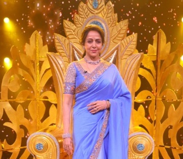Hema Malini recalls Rekha being a mischievous little girl during dance classes, says they're like sisters today
