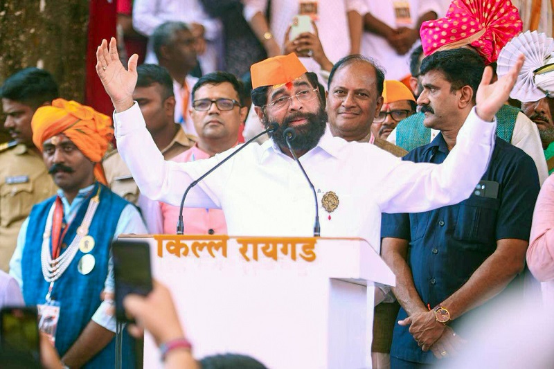 scor/as ‘Protect yourselves before protecting Lord Ram’: Eknath Shinde slams Uddhav Thackeray