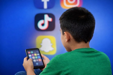 Centre in talks with stakeholders on social media curbs for kids