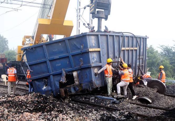 Six wagons of a goods train derailed on the Ghaziabad-New Delhi rail section; 53 trains affected.