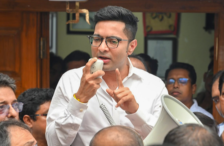Abhishek urges Mamata Banerjee to shut doors on TMC rebels forever