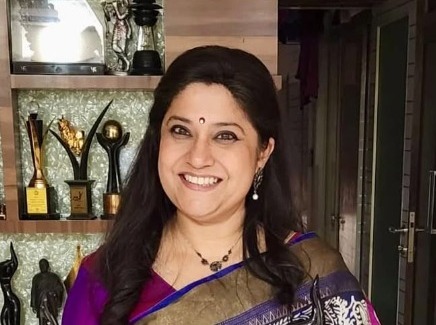 Renuka Shahane shares what separates female friendships from male friendships