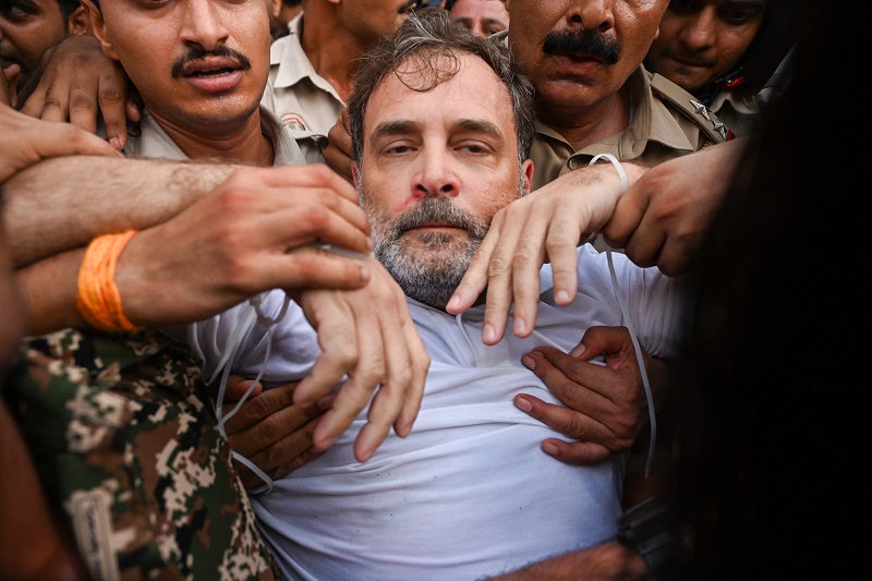 Rahul Gandhi arrested, Priyanka and Akhilesh Yadav removed from protest site