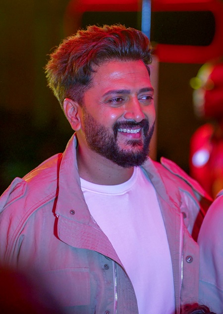 aal/dp Riteish Deshmukh gives reality check to Shivangi Joshi, asks ‘Log tumhari pooja kare yahan par?’