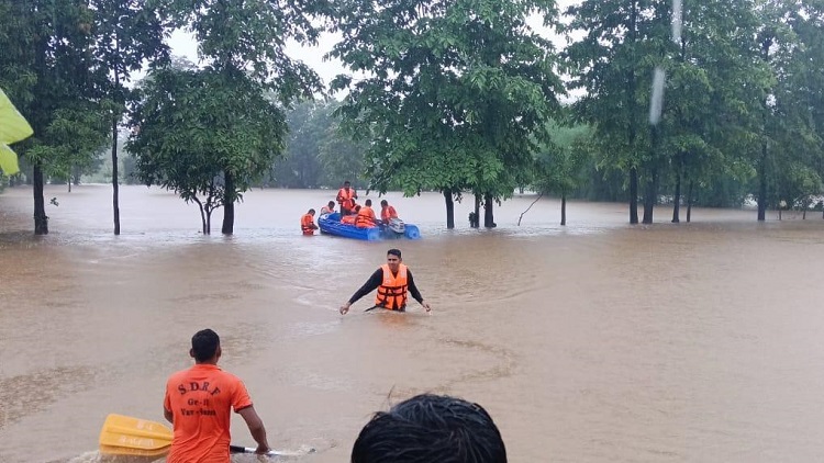 Gujarat deploys ministers, senior officials amid heavy rainfall; Valsad shuts factories for a day