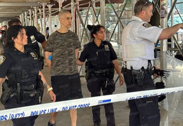 Man screaming 'Allahu Akbar' stabs two in New York City