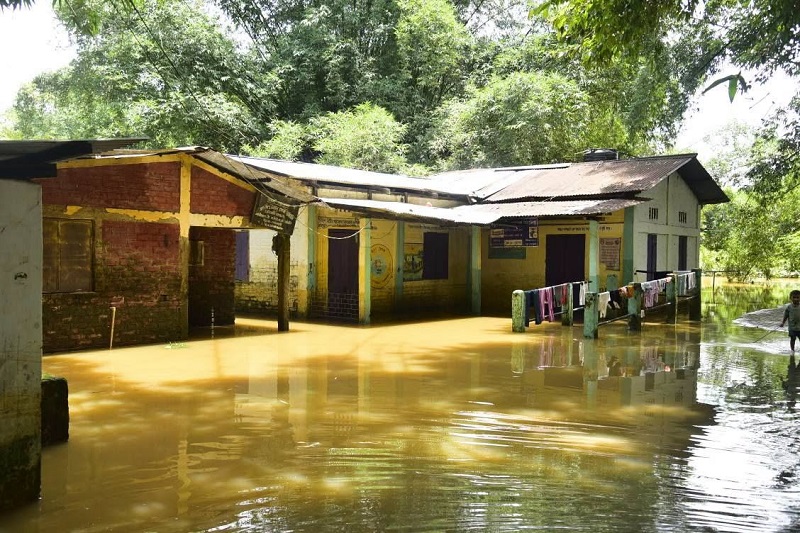 Floods in Assam affect 7 lakh people across 12 districts; 14 more bodies recovered.