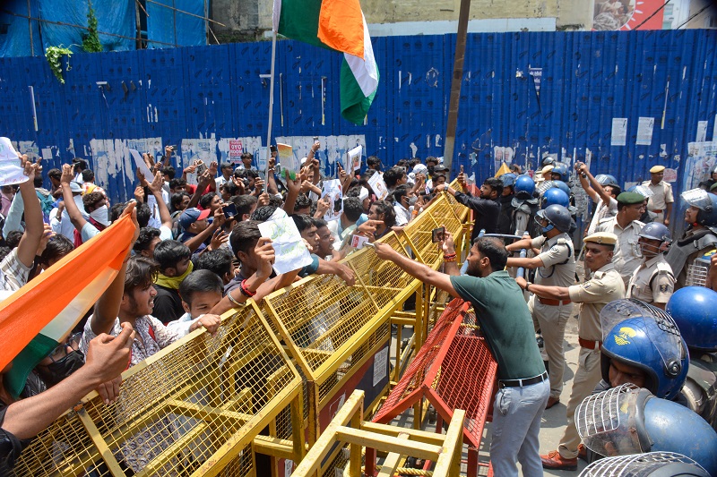 Bihar Bandh: Tension in Siwan as protesters clash with police