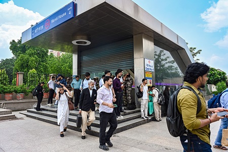 Entry gates of all Delhi Metro stations opened as CJP withdraws agitation