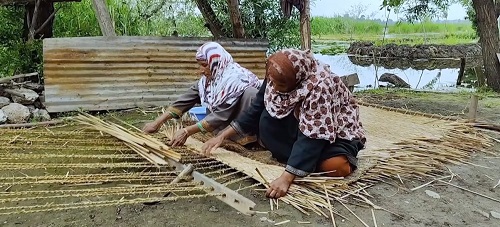 Kashmir's traditional 'Vaghu' mat making a comeback thanks to local artisans, says PM Modi