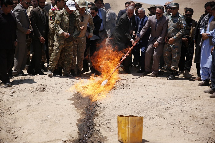 Over 100 drug addicts rounded up in central Afghanistan, sent to rehabilitation centre