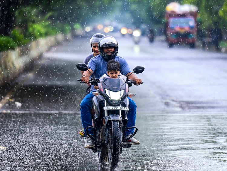 IMD warns of torrential rain today across several states