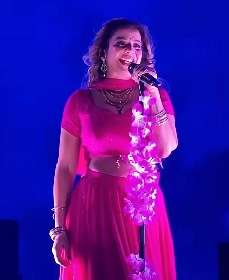 Jasmine Sandlas calls her dancers and band her ‘backbone’, fans her ‘earth angels’