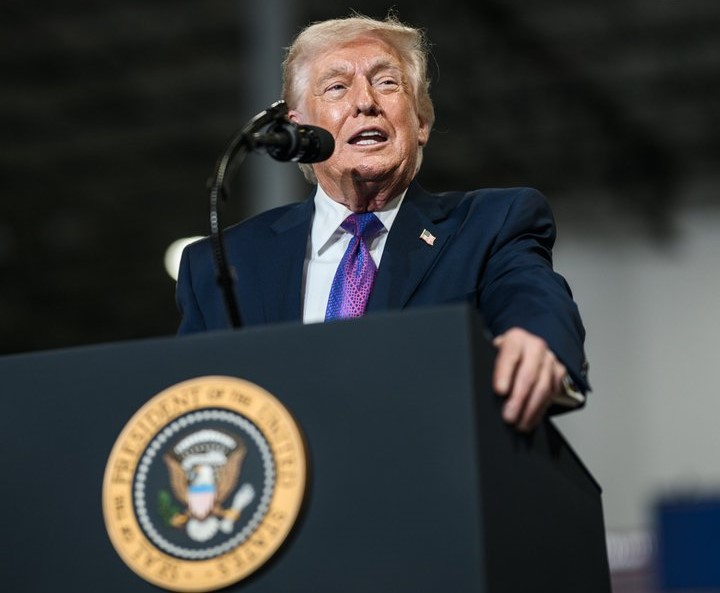 Trump calls on Federal Reserve to lower rates as economy grows