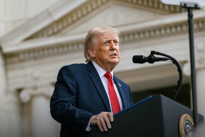Trump renews attack on electric vehicle rules