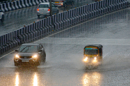 TN: Western Ghats districts likely to receive moderate rain, heavy showers forecast in Nilgiris