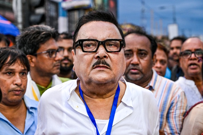 Madan Mitra arrives at ED’s office for interrogation in municipalities job case
