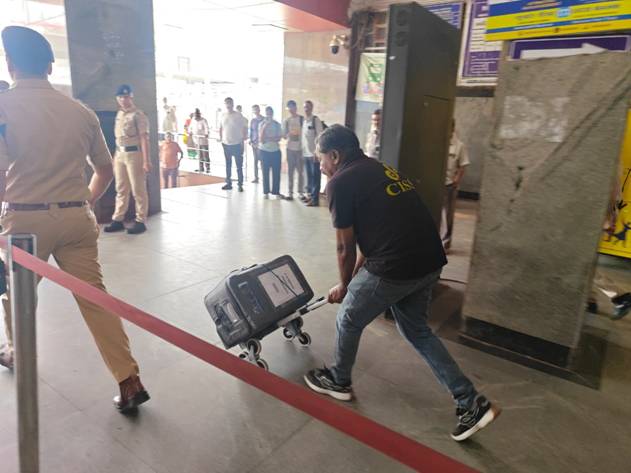 For the first time, live heart was transported by Bande Bharat Express in Indian Railways History. ସୃଷ୍ଟି କଲା