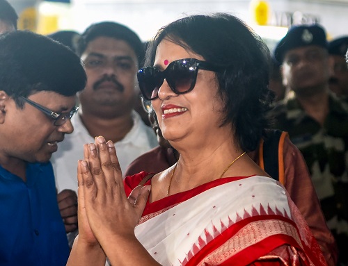 Taslima Nasrin's return to Kolkata echoes her novel Phera, but with a crucial difference