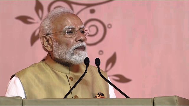 Youth should move forward with the mantra of 'Nation First'; Vivek Smarak should become a centre of inspiration for the new generation: Modi.