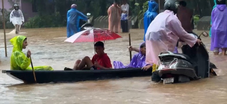 Kerala rain fury: Eight dead, search for missing continues; CM assures assistance