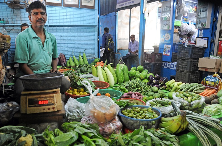 Enforcement Branch, Kolkata Police raid markets to monitor vegetable prices
