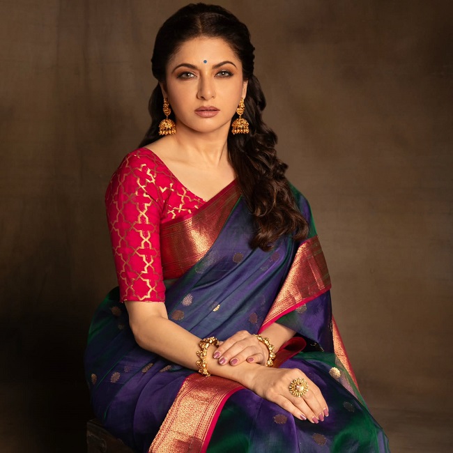 Bhagyashree revives 90s nostalgia with her dance on Lata Mangeshkar’s classic ‘Gum Hai Kisi Ke Pyar Mein’