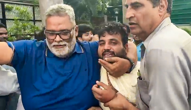 Slipper hurled at Pappu Yadav at Delhi press meet; Purnia MP claims a man brought knife for attack